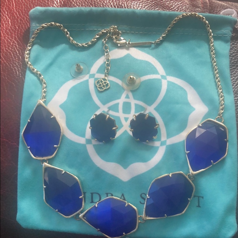 Kendra Scott  necklace & earrings beautiful set